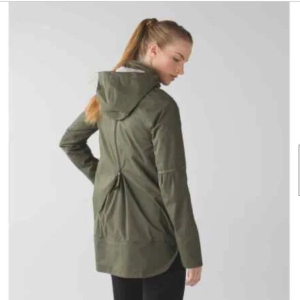 Women's Lululemon Jacket Fo Drizzle Rain Jacket Fatigue Green Olive 8